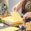 Lasagne z czym podawać aby podkreślić jej smak?