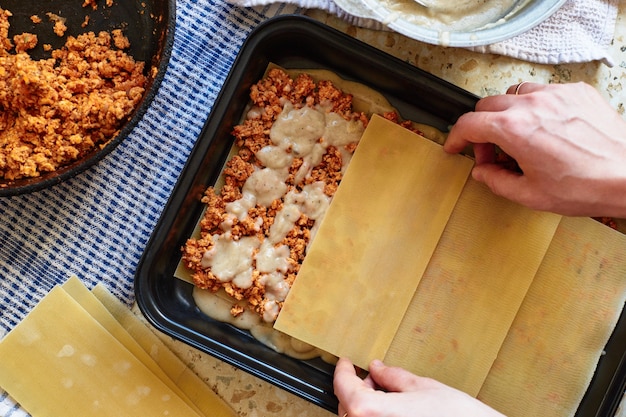 Jak zrobić lasagne z mięsem, żeby smakowała domownikom?