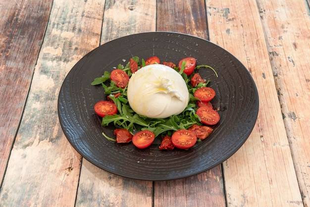 Burrata co zrobić gdy nie masz pomysłu na szybki posiłek?